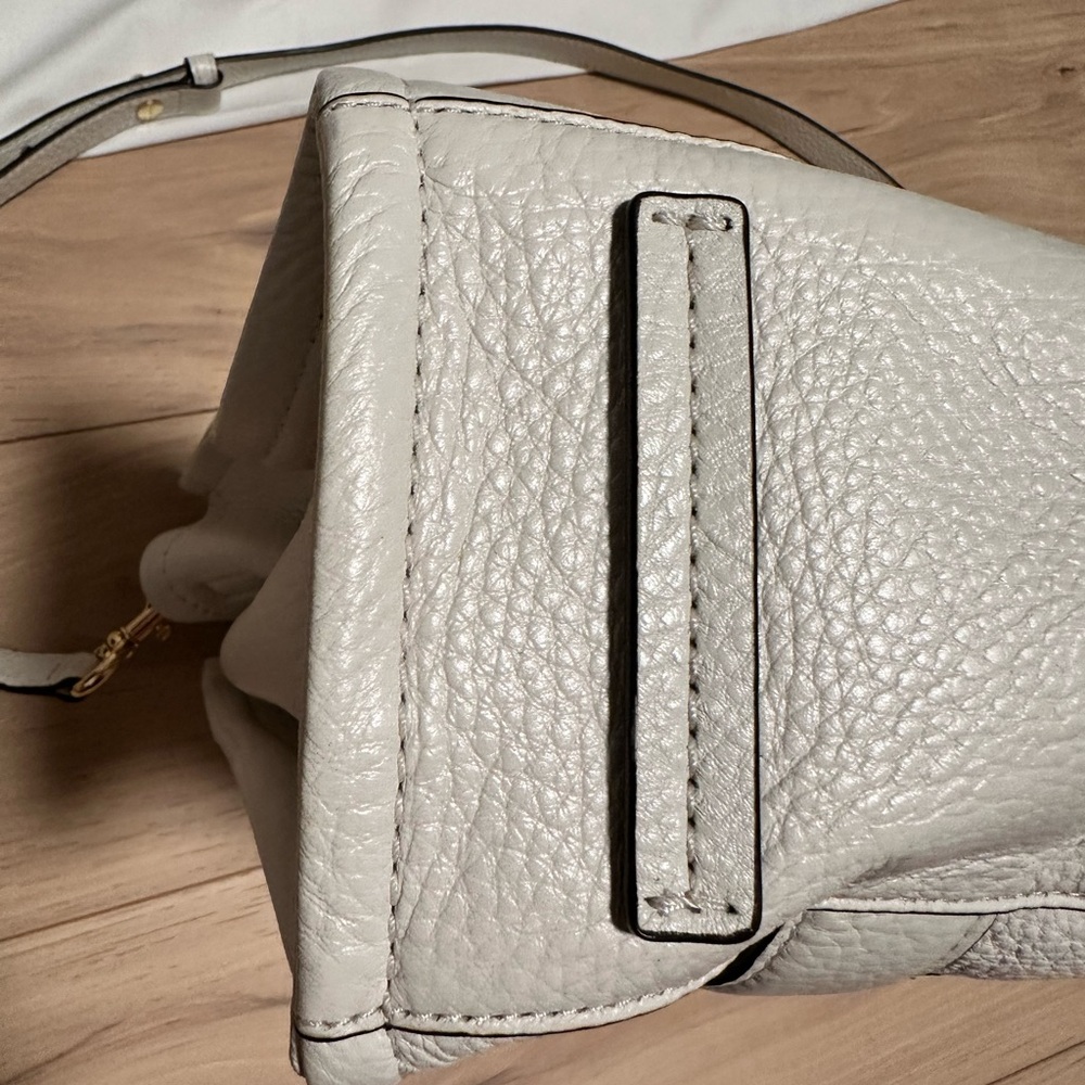 Marc Jacobs | The Tote Bag | White | Leather | Medium Bag | EUC - Picture 12 of 16